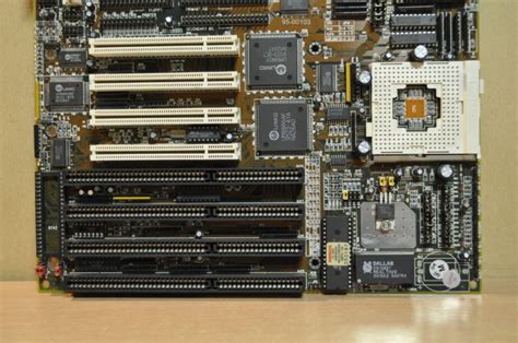 motherboard with 4 pci slots.